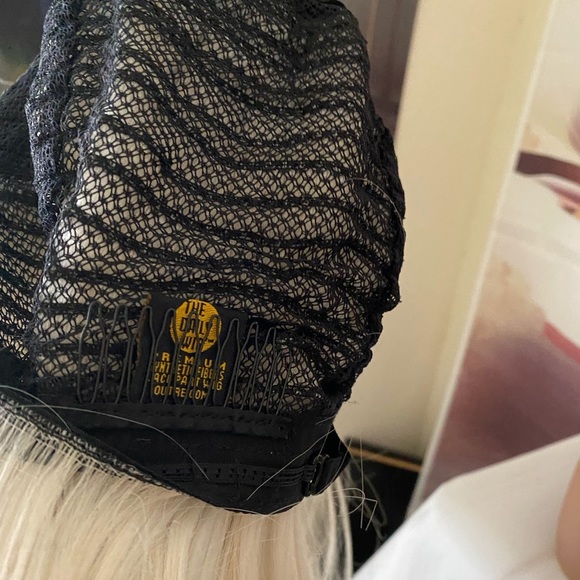 New platinum Bob synthetic lace front wig - Picture 7 of 11